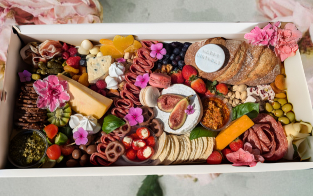 Q1 Gift Box