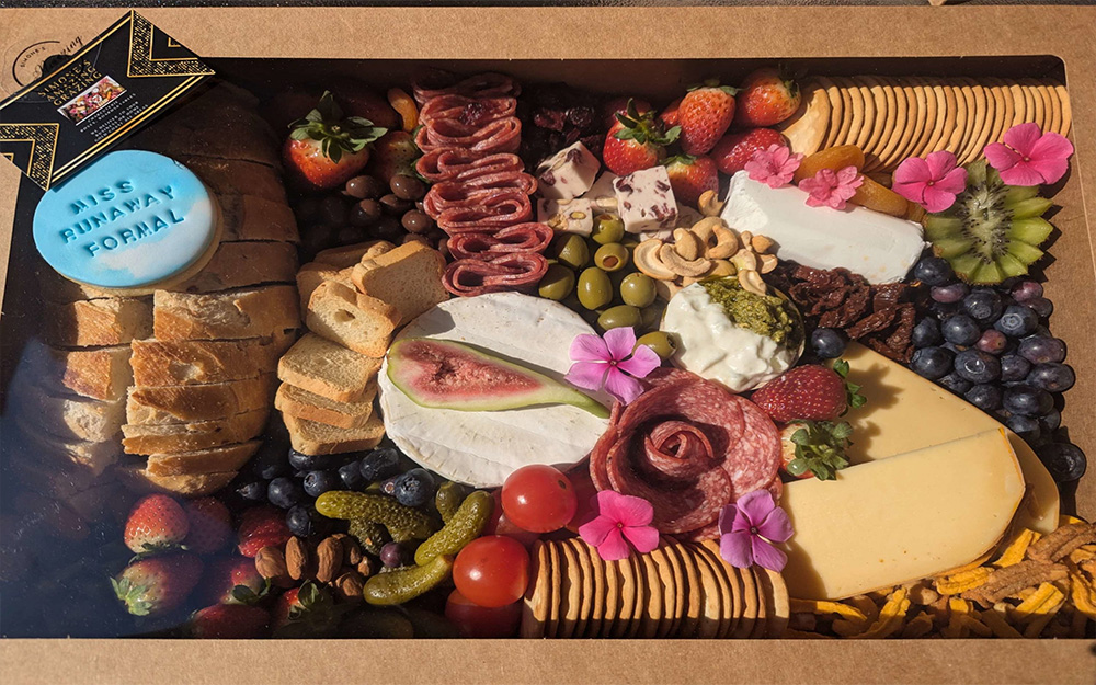 Q1 Gift Box