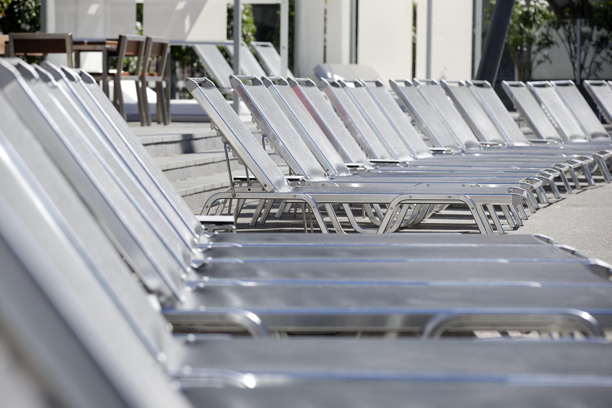 Q1 Resort Pool Lounges
