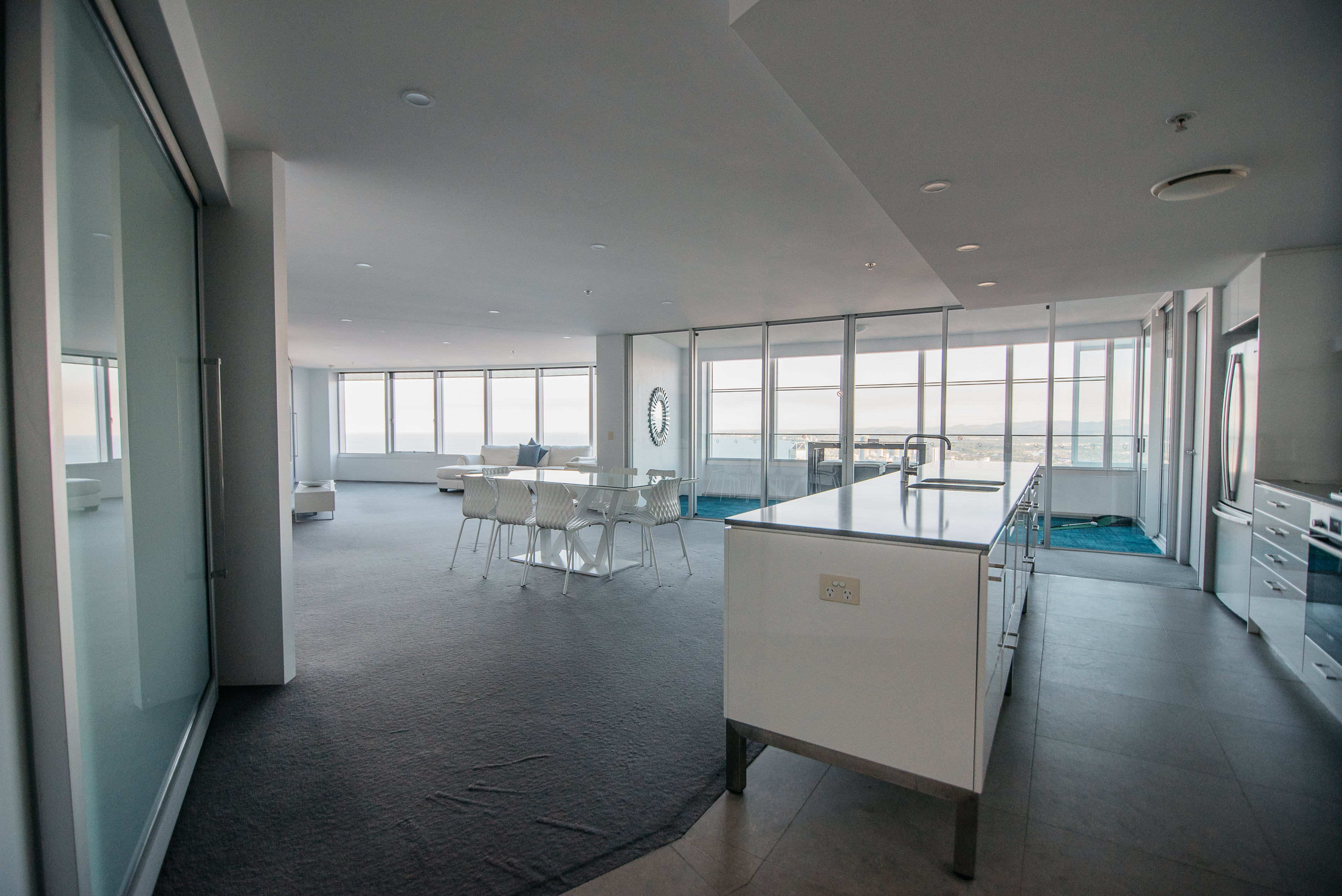 Q1 Resort & Spa Three Bedroom Sub Penthouse Apartment | Kitchen