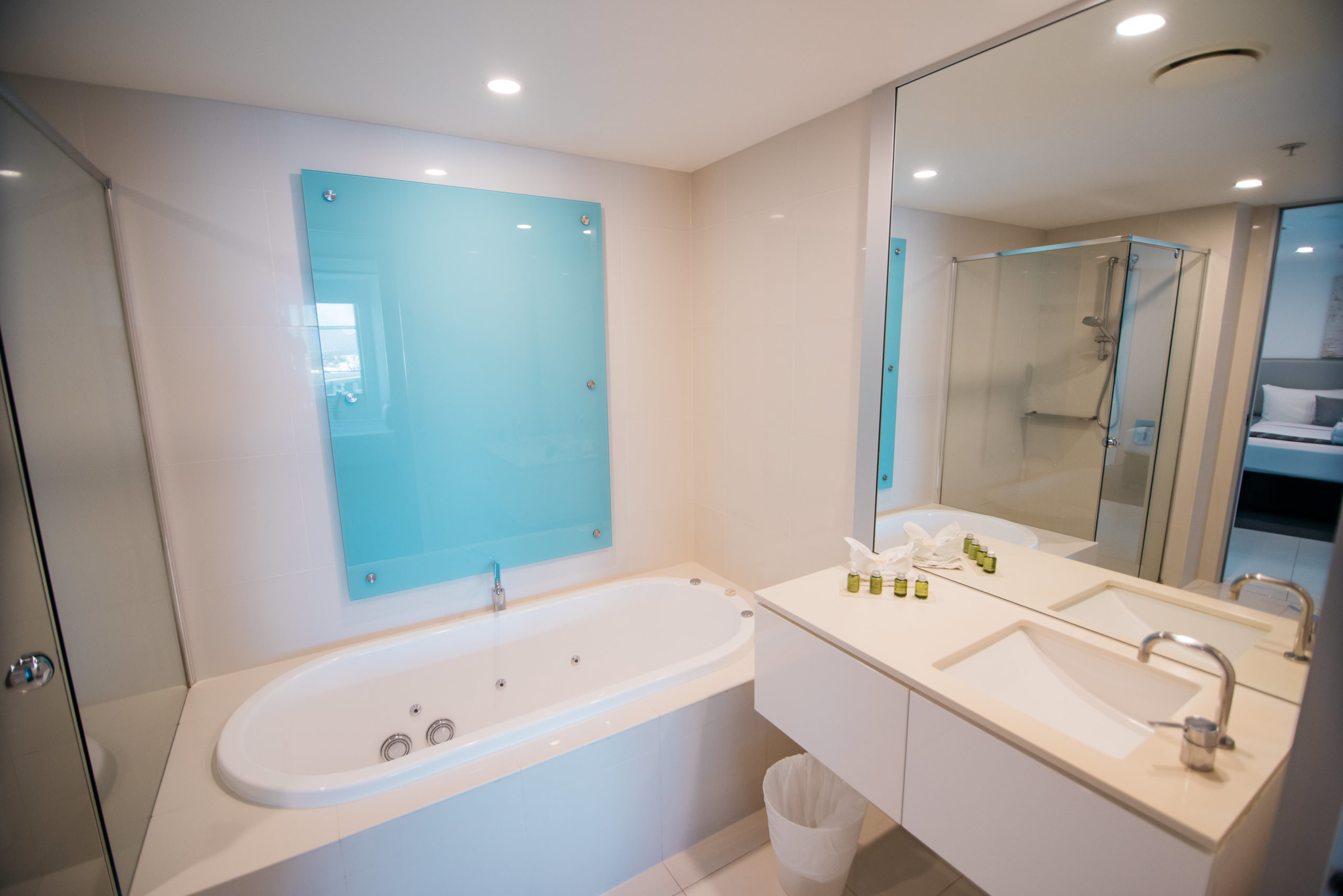 Q1 Resort & Spa One Bedroom Family Spa Apartment | Master Bathroom with Spa